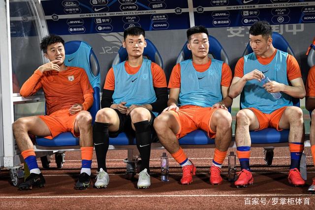 记者：艾顿并非湖人的答案 湖人可能将他交易或补强其他优秀内线
